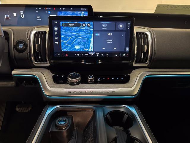 Certified 2025 Ford Expedition Platinum w/ Driver's Package AWD/4WD image 19
