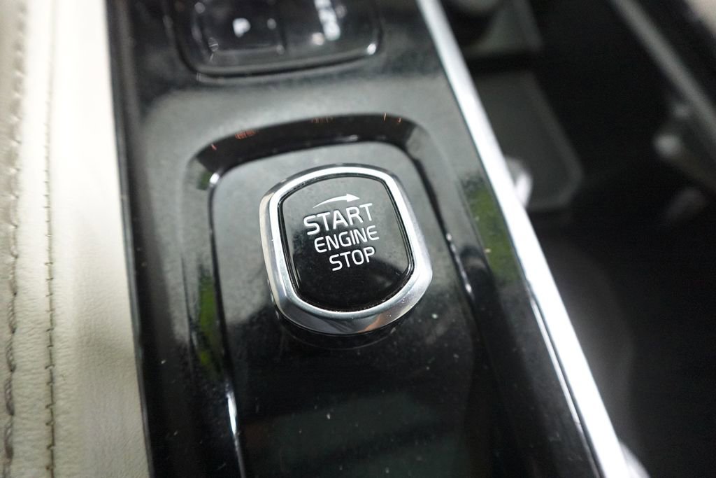 Used 2023 Volvo XC90 B6 Ultimate w/ Protection Package Premier image 22