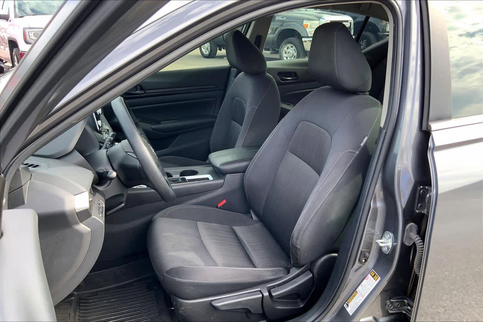 Used 2025 Nissan Altima 2.5 S FWD image 8