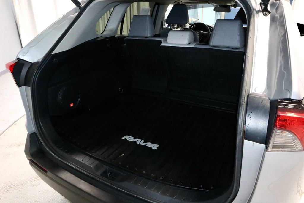Used 2021 Toyota RAV4 XLE Premium AWD/4WD image 14
