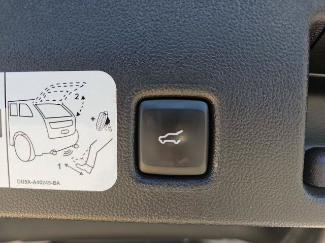 Certified 2020 Ford Escape Titanium AWD/4WD image 13