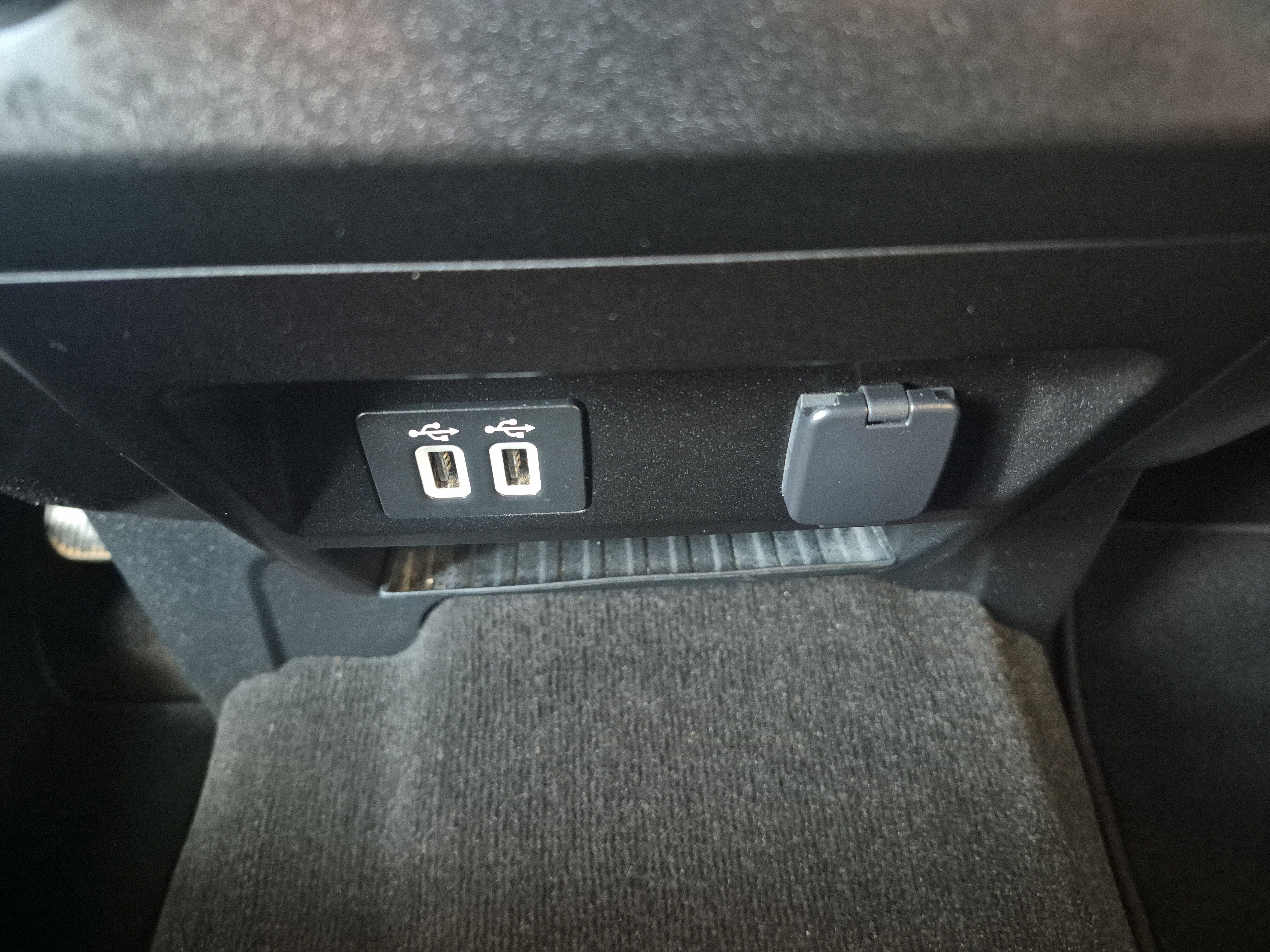 Certified 2020 Ford F150 XLT w/ Equipment Group 302A Luxury image 29