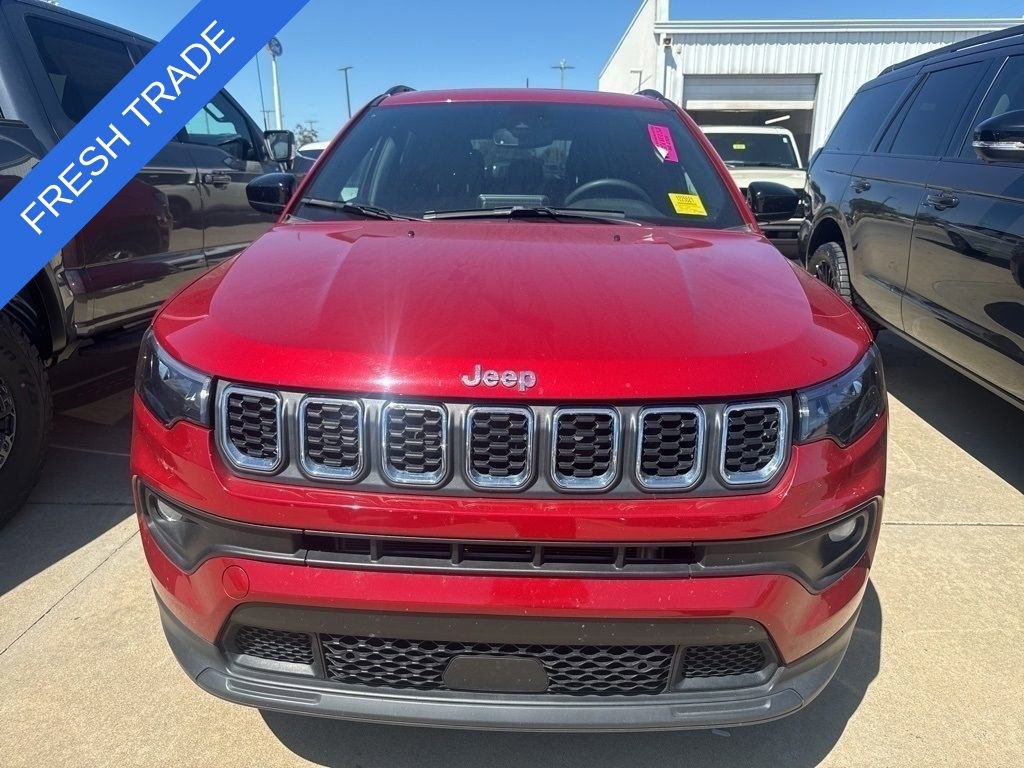 Used 2025 Jeep Compass Latitude w/ Sun & Sound Group