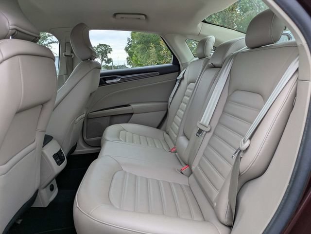 Certified 2017 Ford Fusion SE w/ Fusion SE Technology Package FWD image 13
