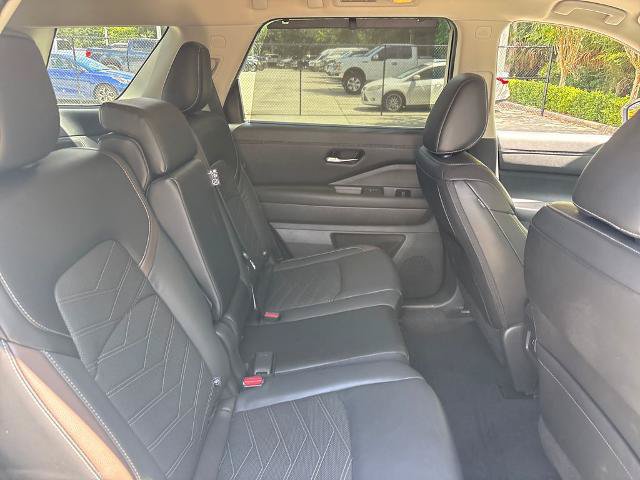 Used 2024 Nissan Pathfinder Platinum w/ Black Appearance Package FWD image 30