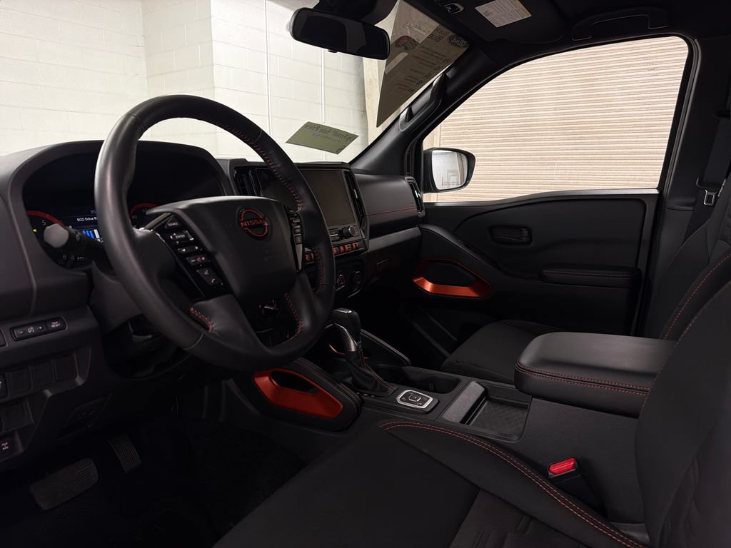 Used 2026 Nissan Frontier PRO-4X AWD/4WD image 6