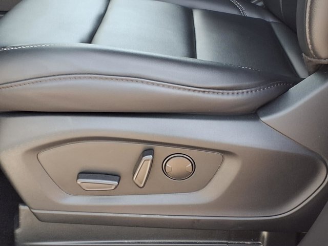 Certified 2024 Ford Explorer XLT w/ Equipment Group 202A AWD/4WD image 5