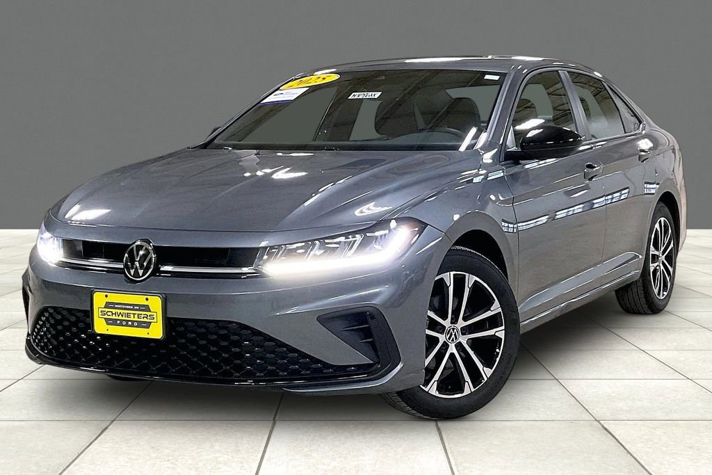 Used 2025 Volkswagen Jetta Sport FWD image 2
