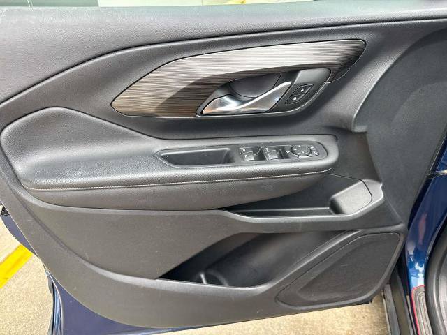 Used 2022 GMC Terrain SLE w/ Driver Convenience Package FWD image 18