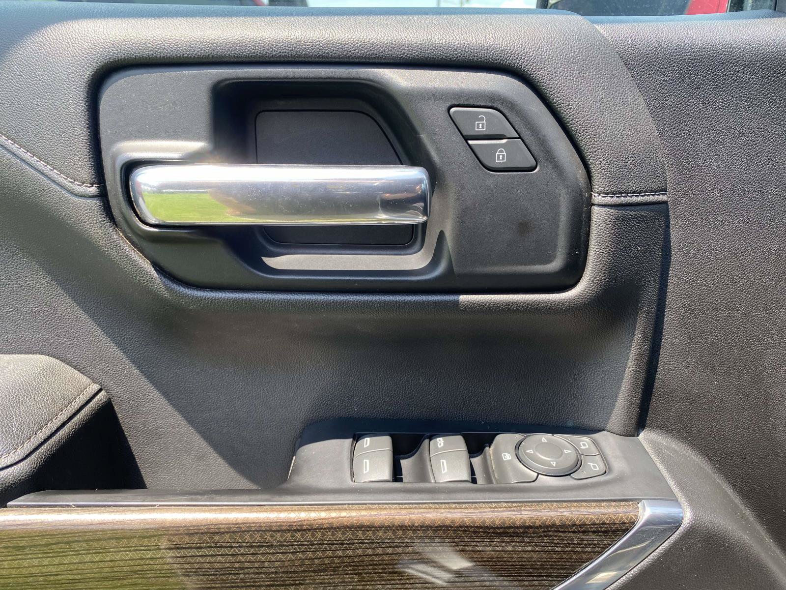 Used 2019 Chevrolet Silverado 1500 LT w/ All-Star Edition AWD/4WD image 17