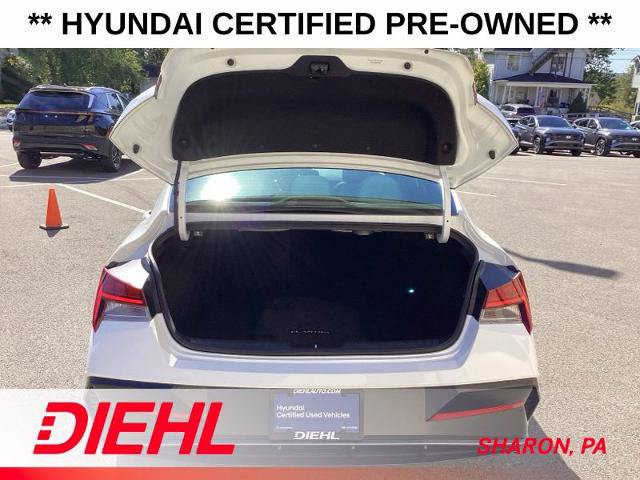 Certified 2025 Hyundai Elantra Limited FWD image 15