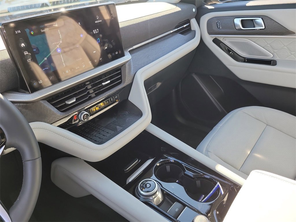 Certified 2025 Ford Explorer Platinum w/ Ultimate Package image 22