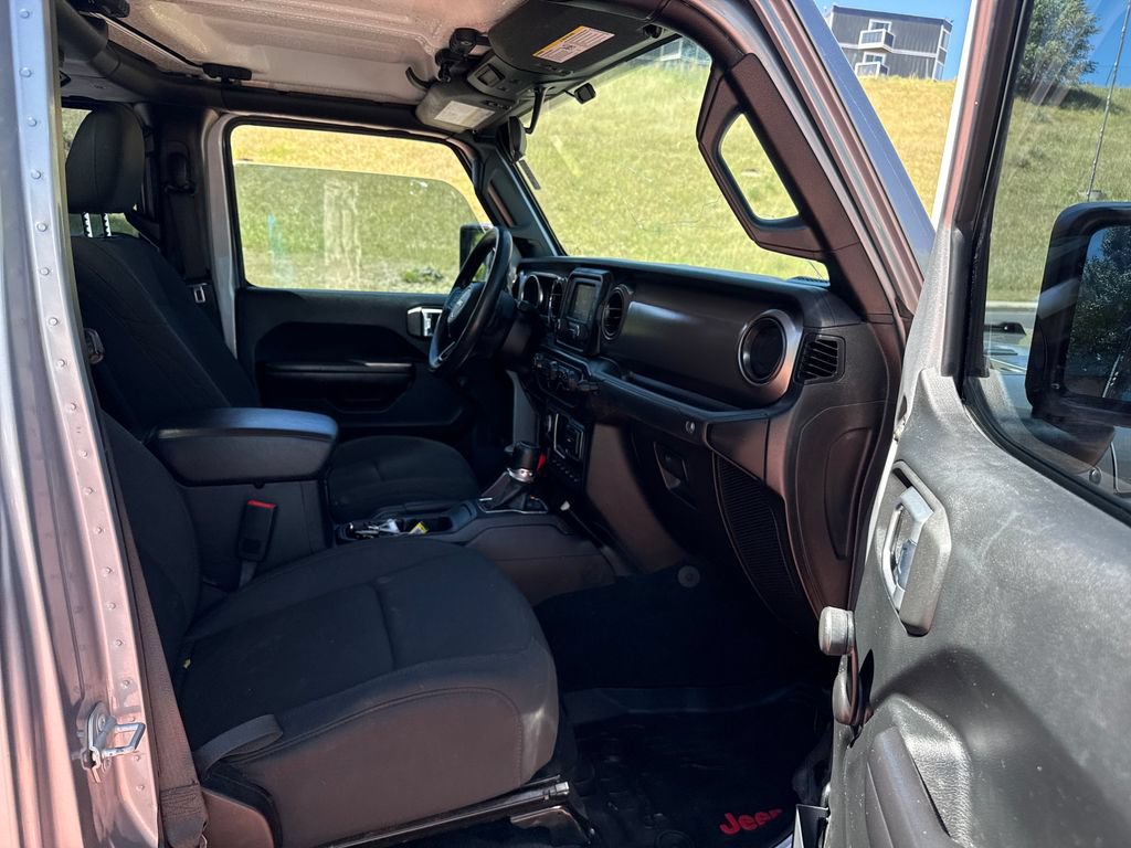 Used 2020 Jeep Gladiator Sport AWD/4WD image 28