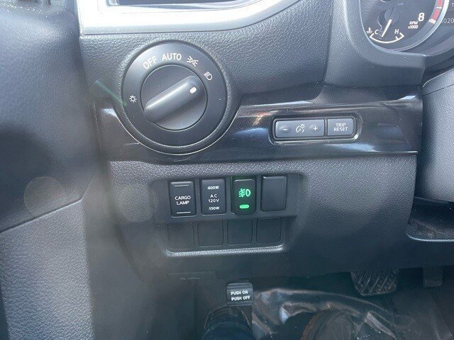 Used 2021 Nissan Titan SV w/ SV Convenience Package AWD/4WD image 20