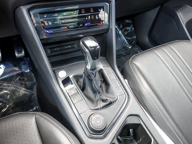 Used 2023 Volkswagen Tiguan SE R-Line AWD/4WD image 20