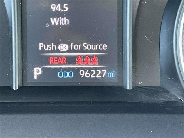 Used 2021 Toyota Venza LE image 22