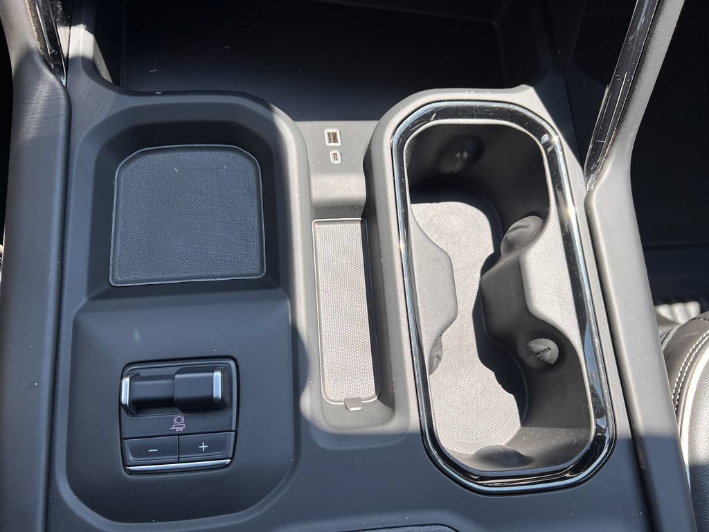 Used 2024 GMC Sierra 2500 AT4X AWD/4WD image 25
