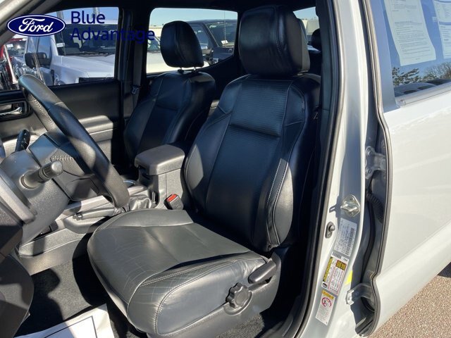 Used 2019 Toyota Tacoma TRD Sport AWD/4WD image 6