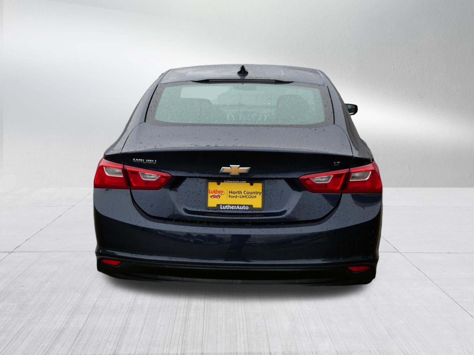 Used 2017 Chevrolet Malibu LT FWD image 6