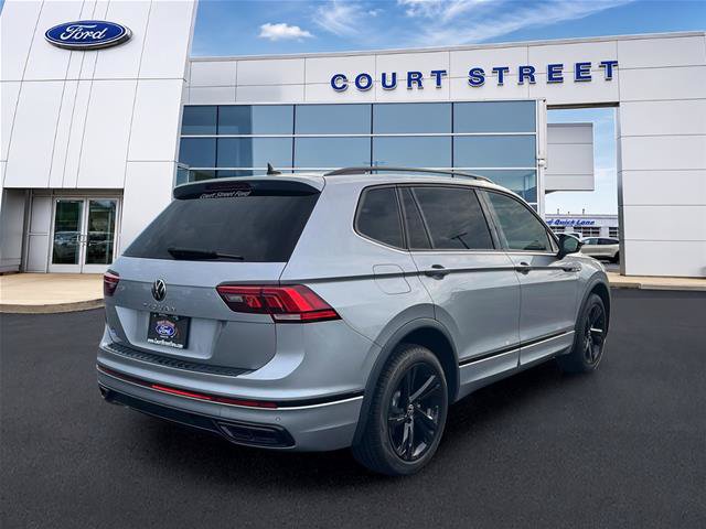 Used 2023 Volkswagen Tiguan SE R-Line FWD image 6