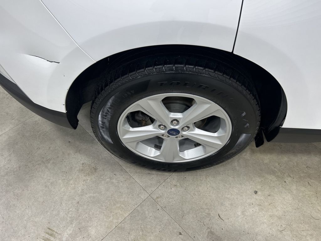 Certified 2020 Ford Edge SE image 11