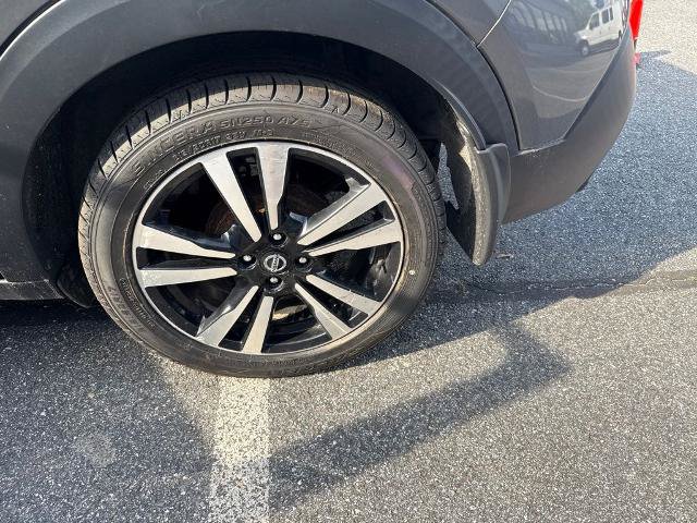 Used 2020 Nissan Kicks SR w/ SR Premium Package FWD image 23