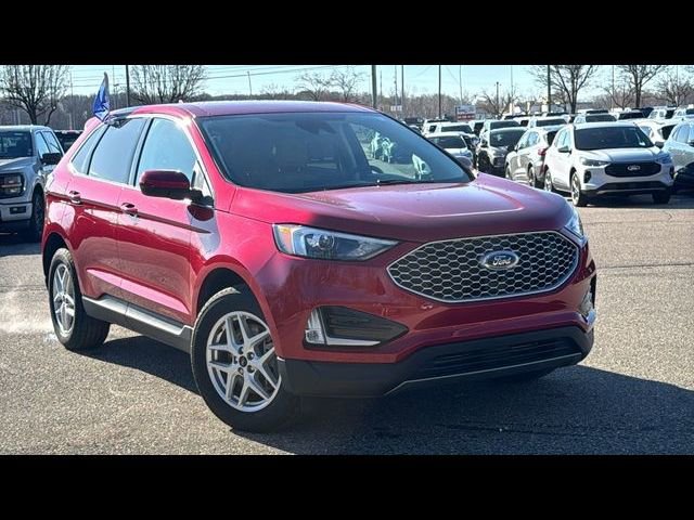 Certified 2023 Ford Edge SEL w/ Convenience Package AWD/4WD image 2