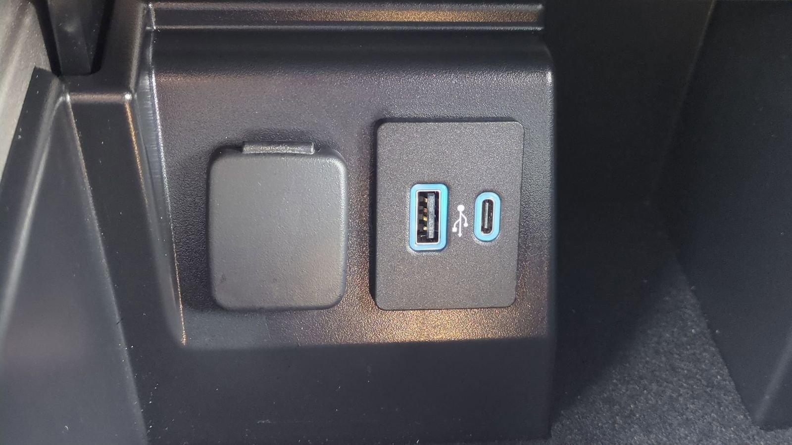 Certified 2023 Ford Explorer ST w/ Equipment Group 401A image 37