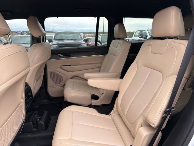 Used 2023 Jeep Grand Cherokee L Limited w/ Luxury Tech Group II image 13