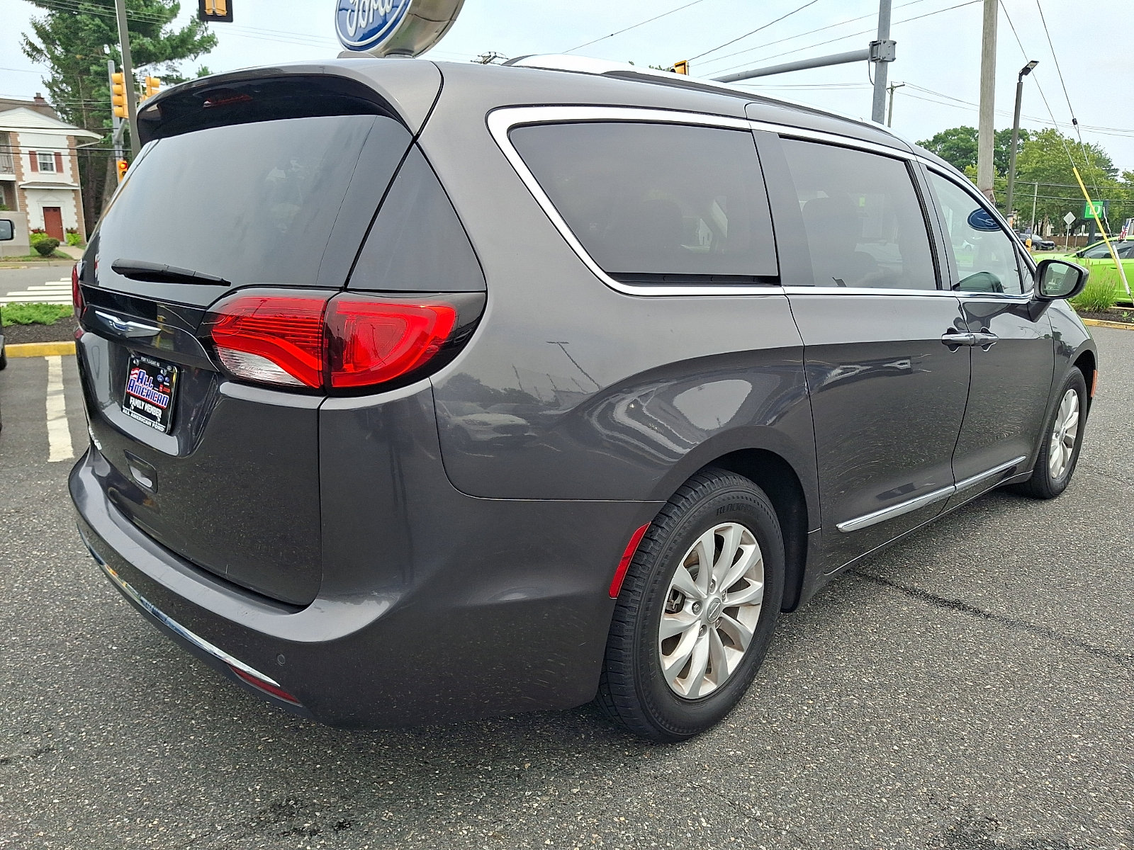 Used 2019 Chrysler Pacifica Touring-L FWD image 11