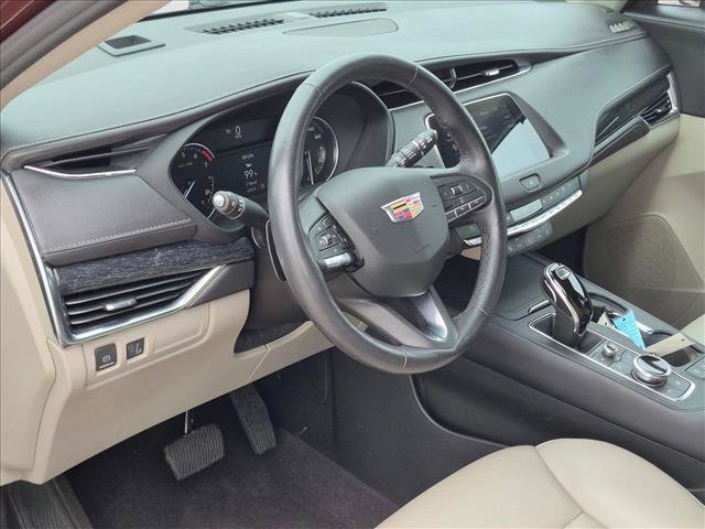 Used 2023 Cadillac XT4 Premium Luxury w/ Cold Weather Package AWD/4WD image 10