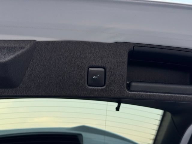 Certified 2025 Ford Escape ST-Line Select AWD/4WD image 46