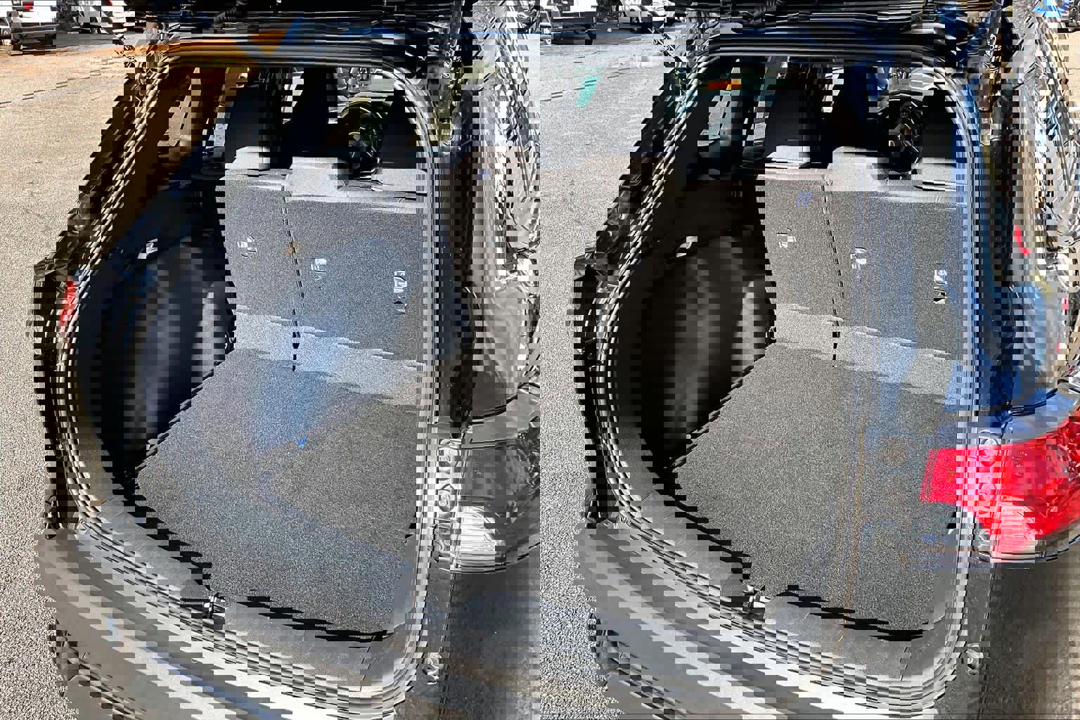 Used 2024 Toyota Corolla Cross SE image 31