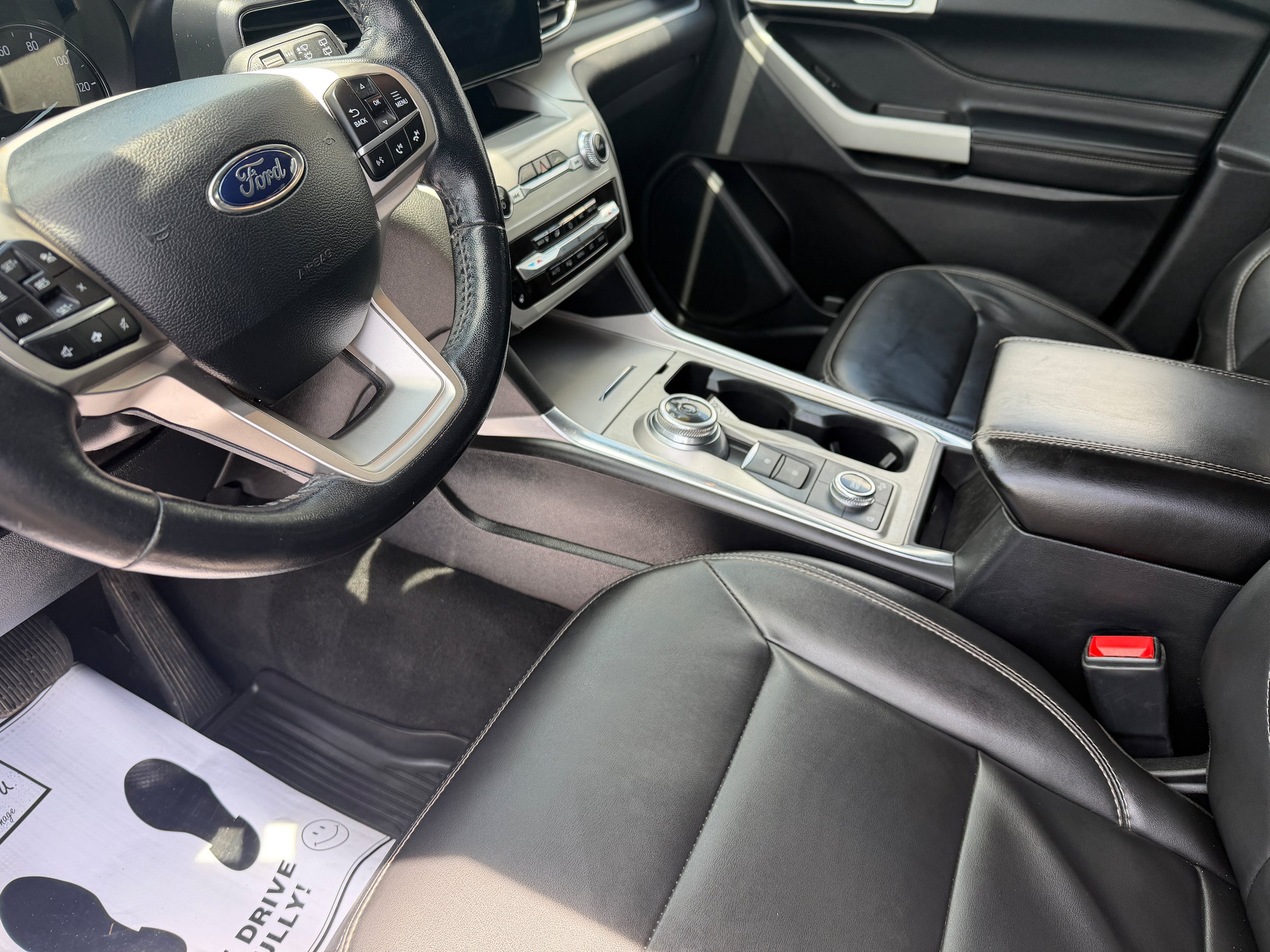 Certified 2022 Ford Explorer XLT w/ Equipment Group 202A AWD/4WD image 15