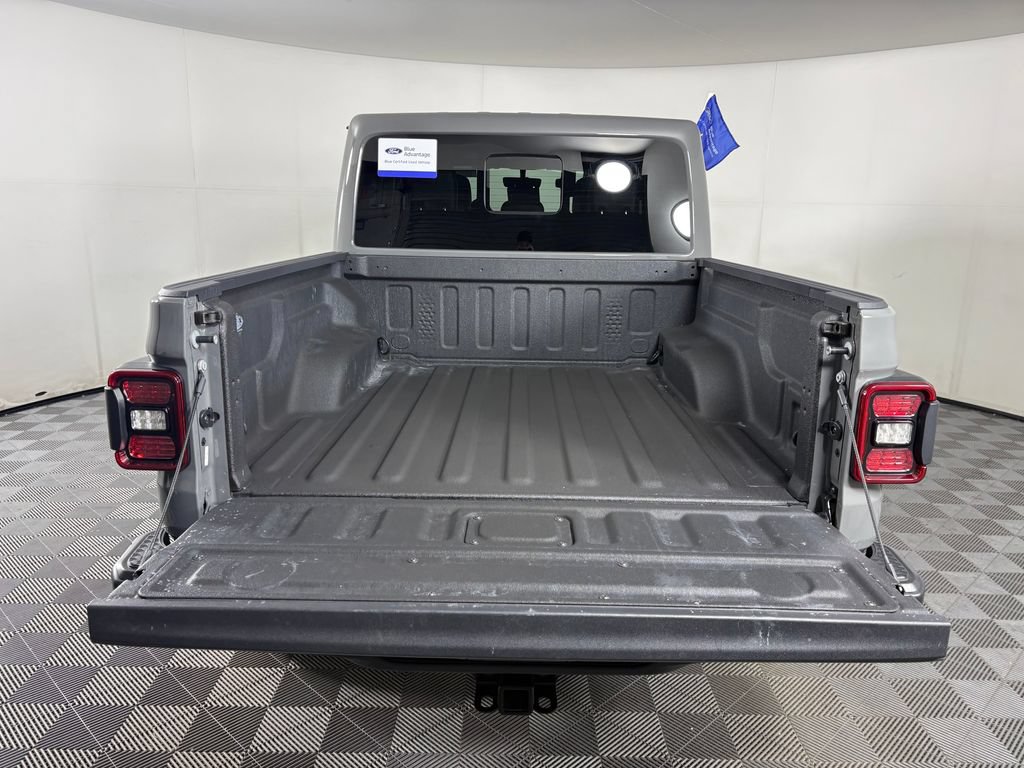 Used 2022 Jeep Gladiator Overland w/ Popular Equipment Package AWD/4WD image 31