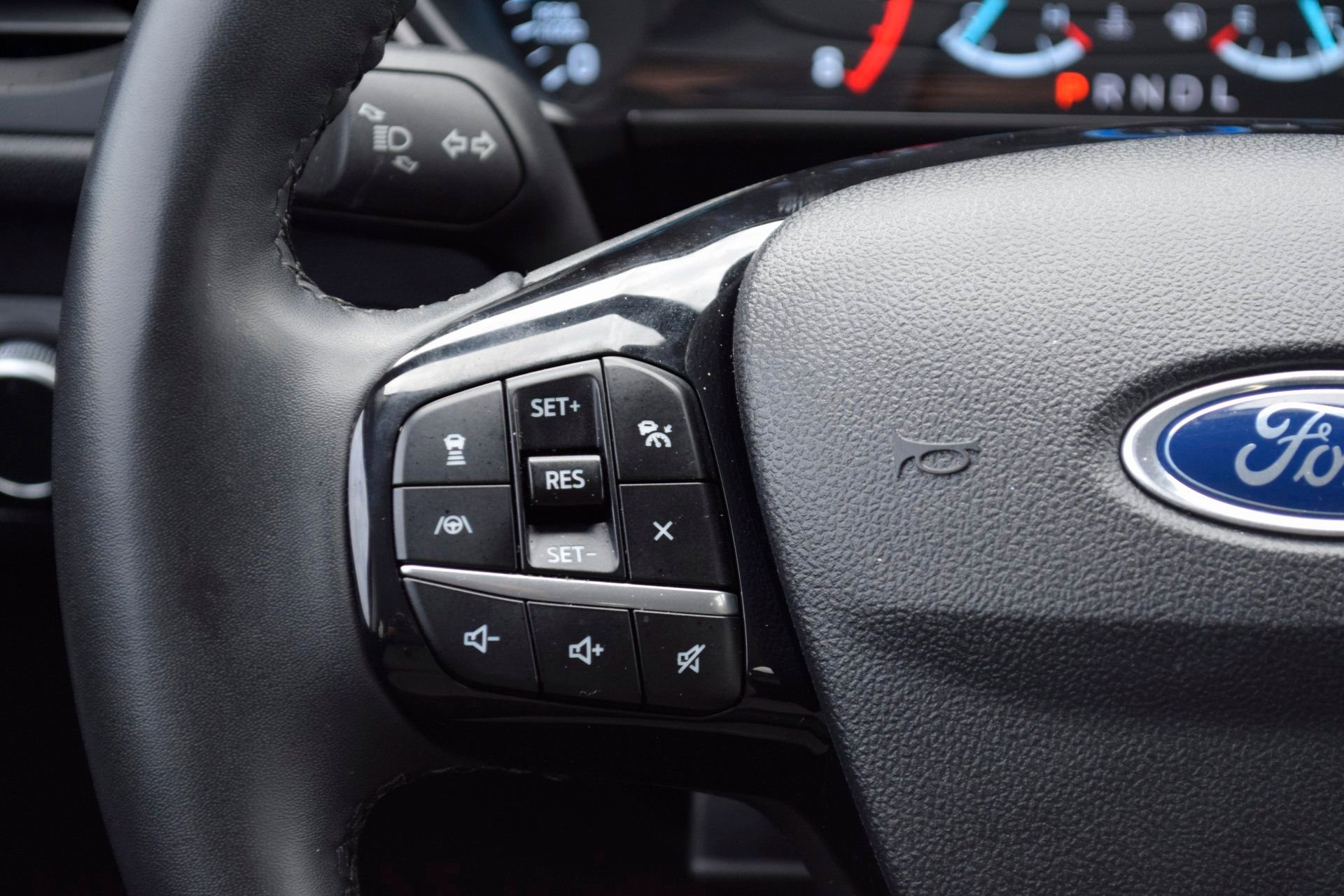 Certified 2022 Ford Escape SE w/ SE Sport Appearance Package image 12