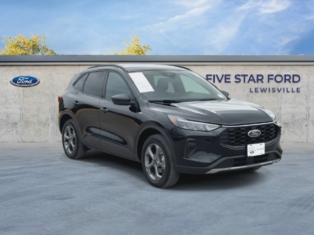 Certified 2025 Ford Escape ST-Line AWD/4WD image 2