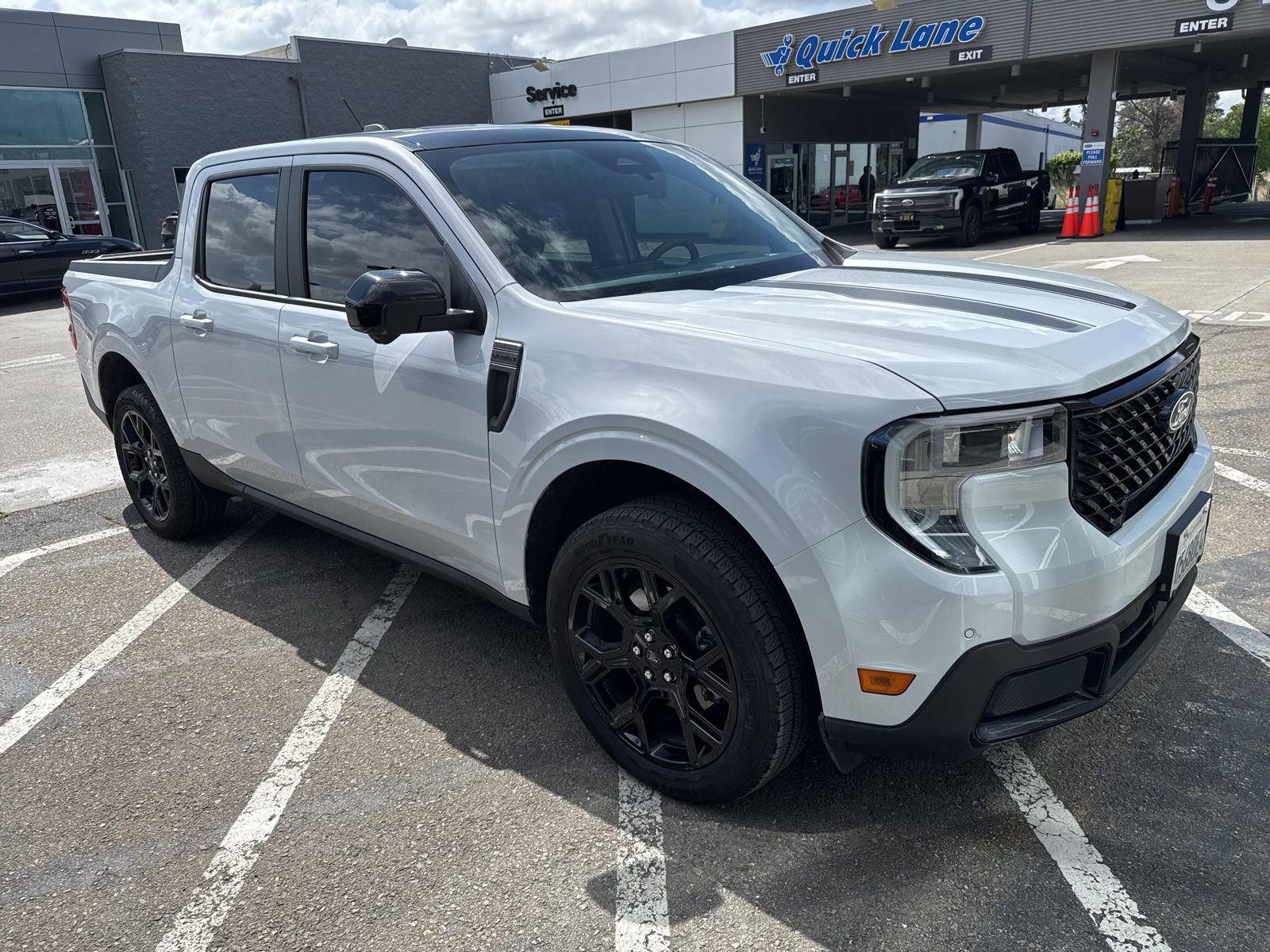 Certified 2025 Ford Maverick Lariat w/ Black Appearance Package AWD/4WD image 6