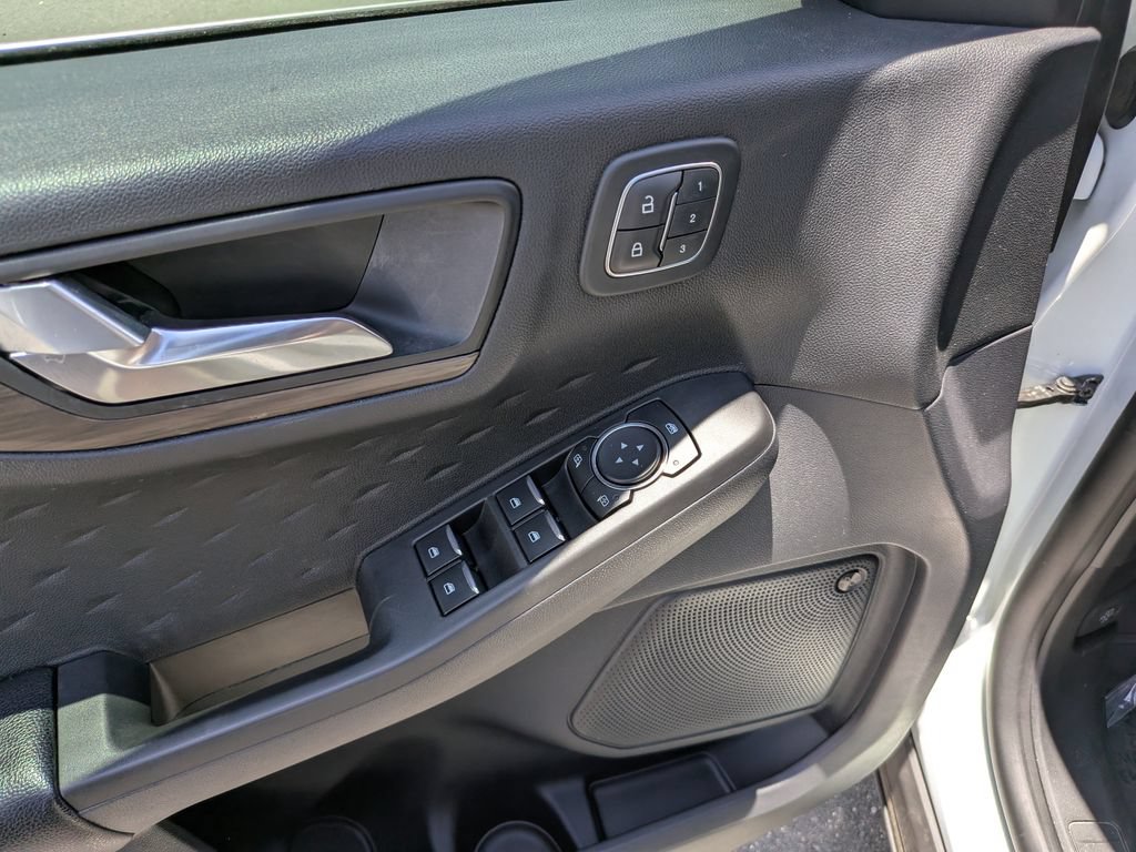 Certified 2020 Ford Escape Titanium w/ Titanium Premium Package 2.0 FWD image 23