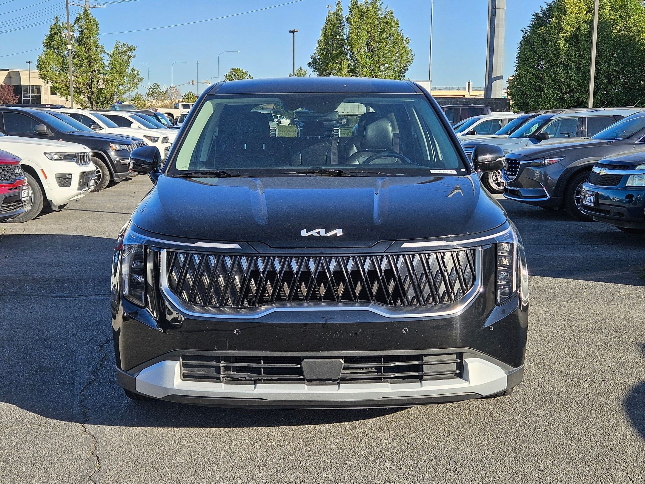 Used 2025 Kia Carnival FWD image 20