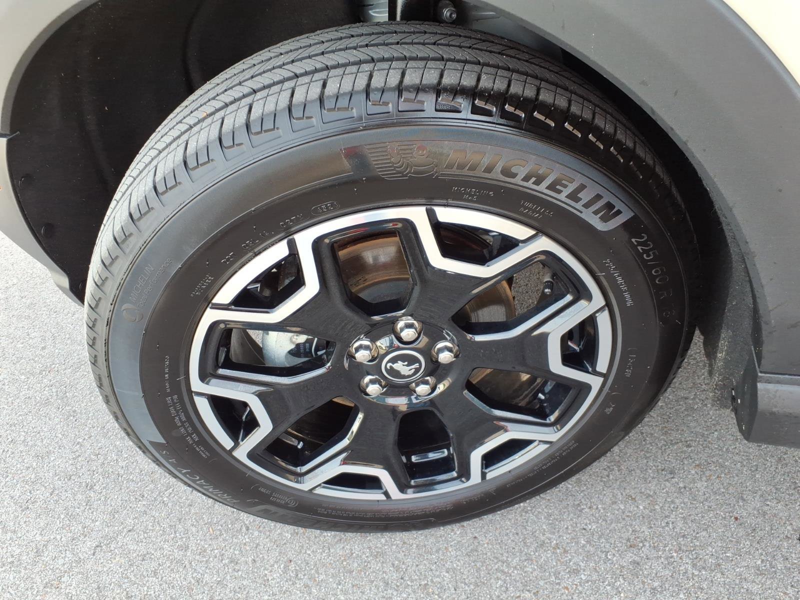 Certified 2025 Ford Bronco Sport Outer Banks w/ Outer Banks Tech Package+ image 9