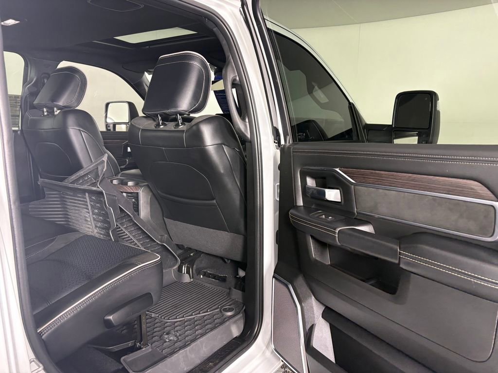 Used 2025 RAM 3500 Laramie image 33