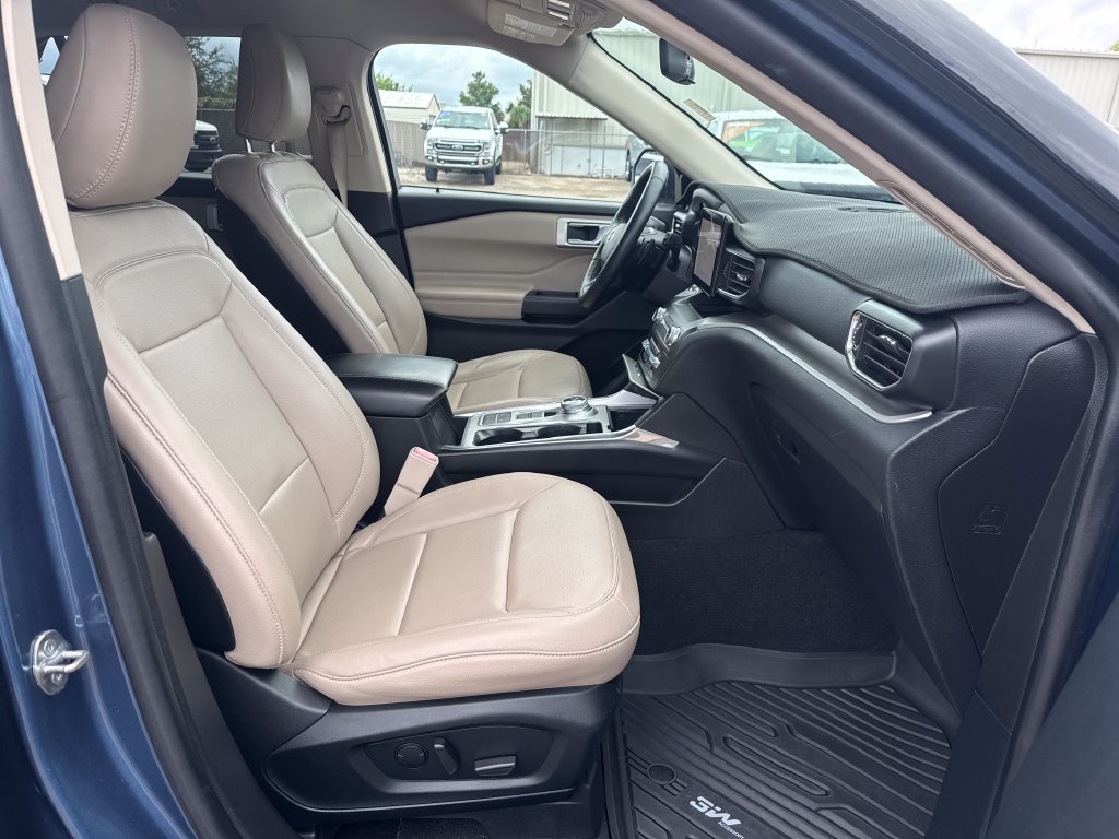 Certified 2020 Ford Explorer XLT w/ Equipment Group 202A RWD image 25
