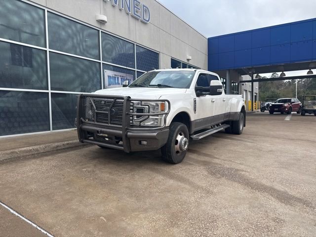Certified 2022 Ford F350 Lariat w/ Lariat Value Package image 4