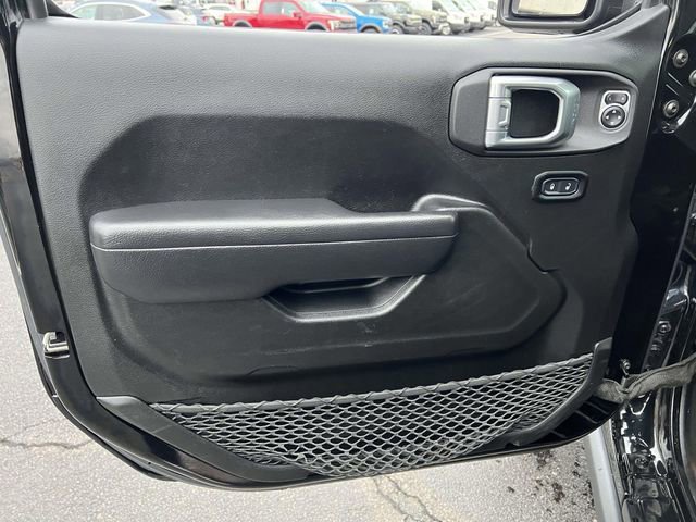 Used 2022 Jeep Gladiator Mojave w/ Cold Weather Group image 12