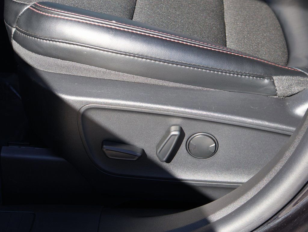 Certified 2025 Ford Escape ST-Line image 24