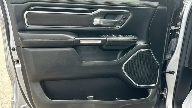 Used 2022 RAM 1500 Laramie AWD/4WD image 16