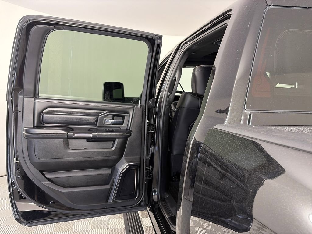 Used 2024 RAM 3500 Limited AWD/4WD image 12