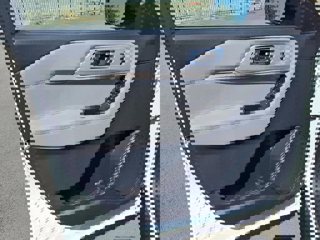 Certified 2025 Ford Explorer Active w/ Active Comfort Package image 21