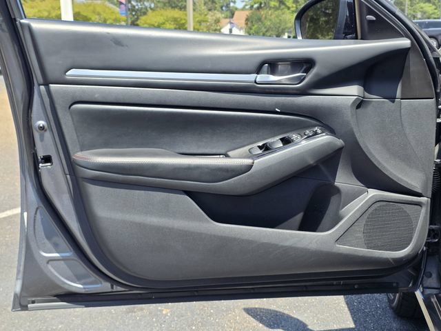 Used 2024 Nissan Altima 2.5 SR FWD image 16